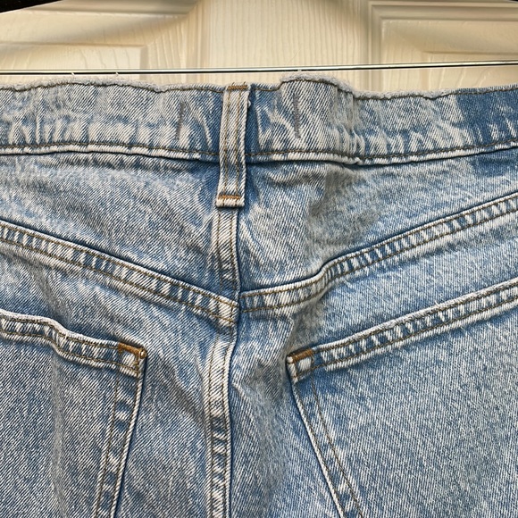 Abercrombie High Rise 90s Relaxed Jean Light - 34W Short - Picture 13 of 14